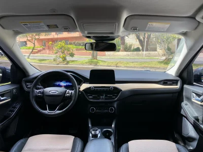 Ford Escape Titanium HEV