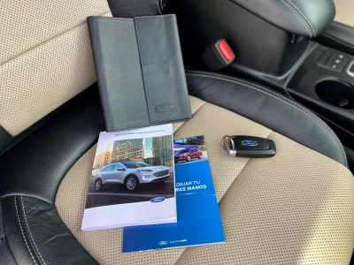 Ford Escape Titanium HEV