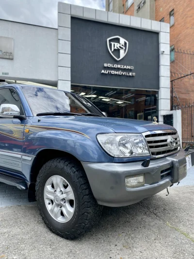 Toyota Land Cruiser 