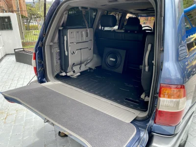 Toyota Land Cruiser 