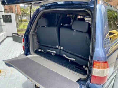 Toyota Land Cruiser 