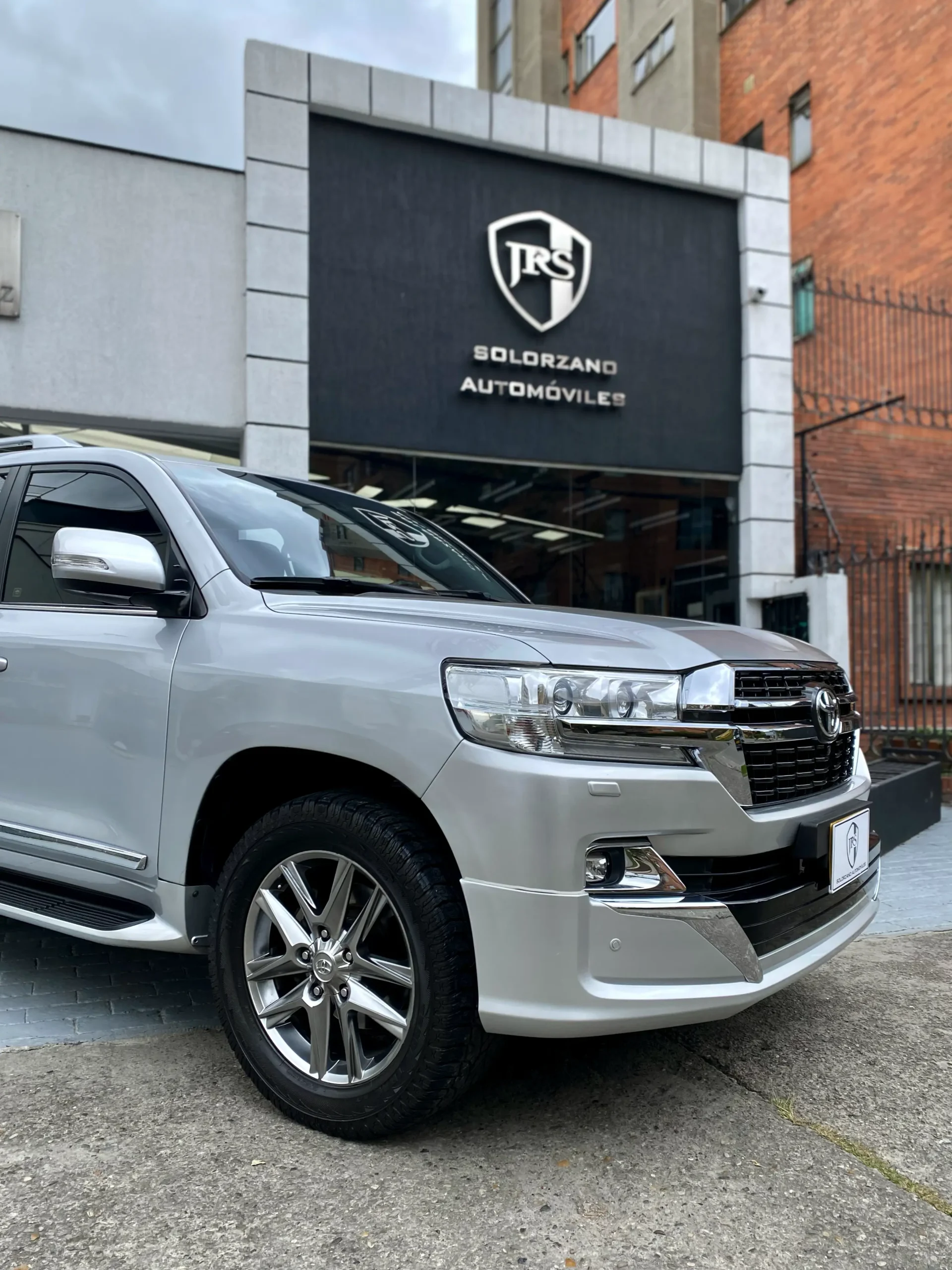 Toyota Land Cruiser VX