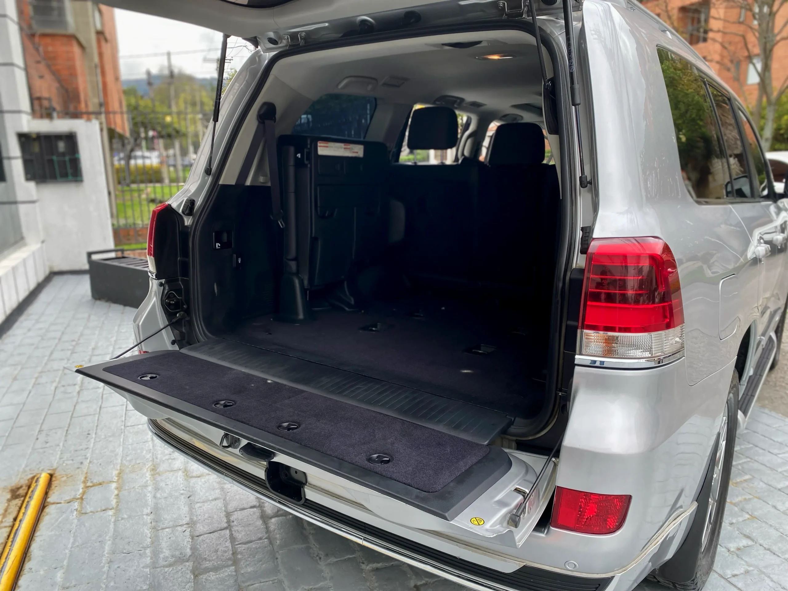 Toyota Land Cruiser VX