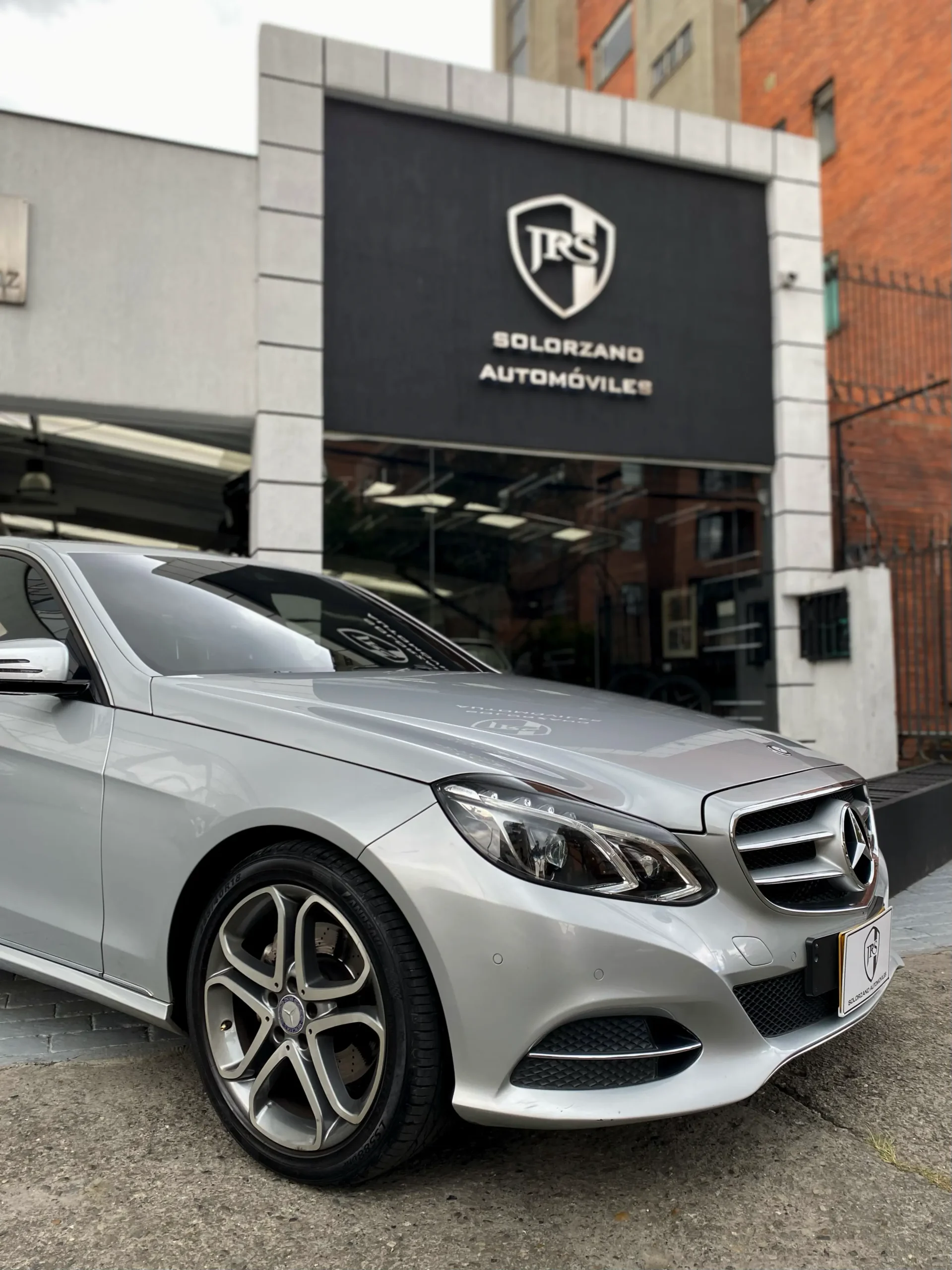 Mercedes Benz E200