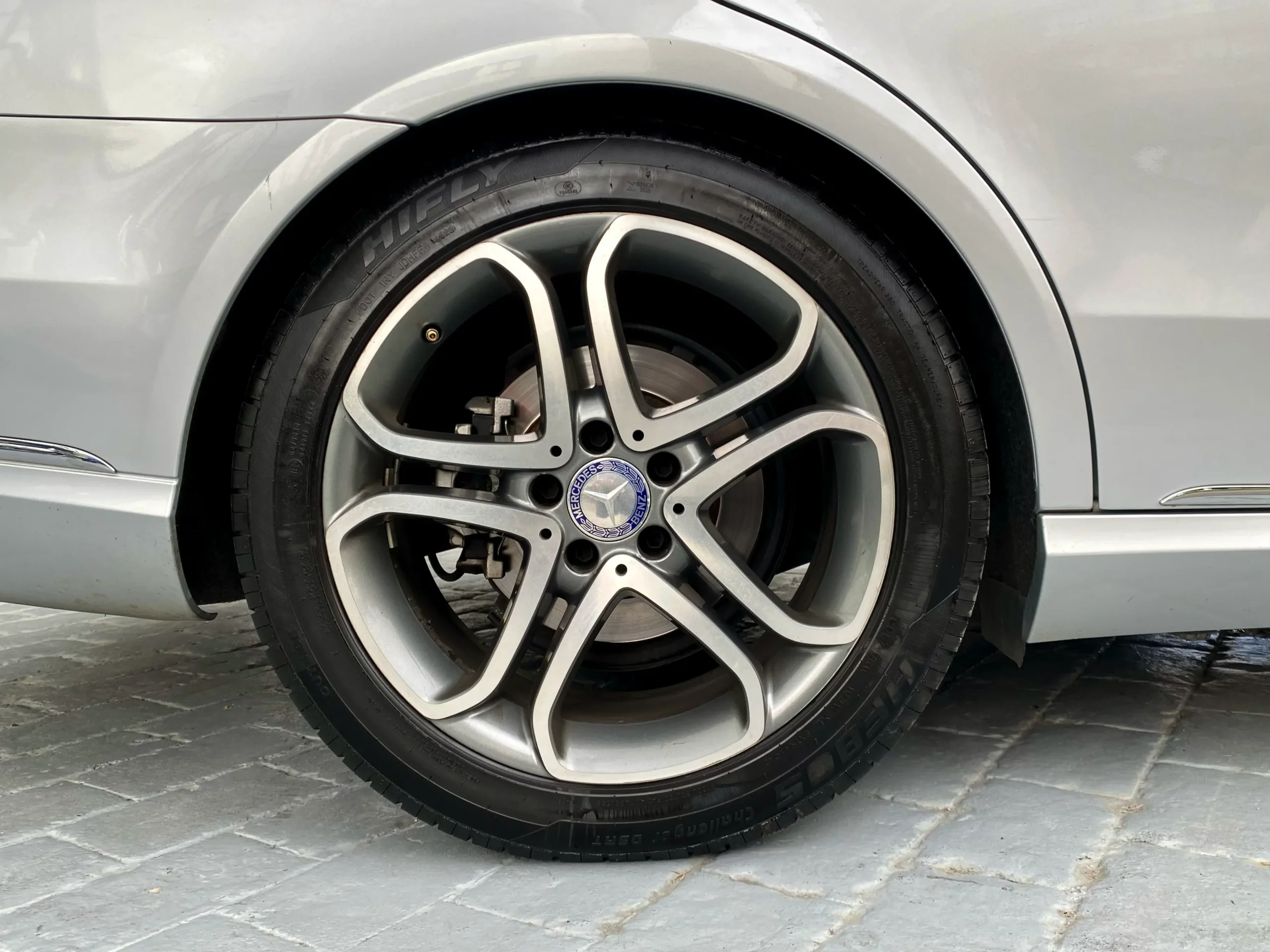 Mercedes Benz E200