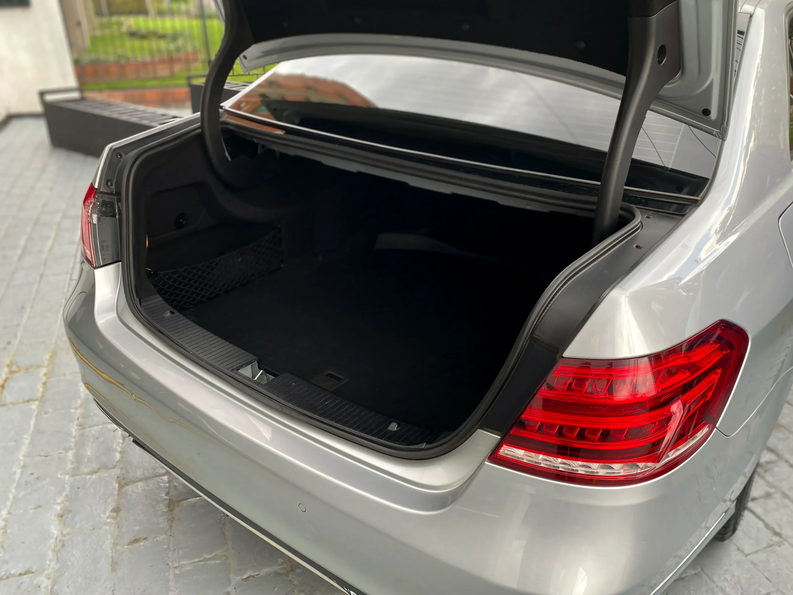 Mercedes Benz E200