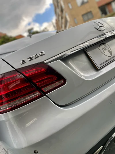Mercedes Benz E200