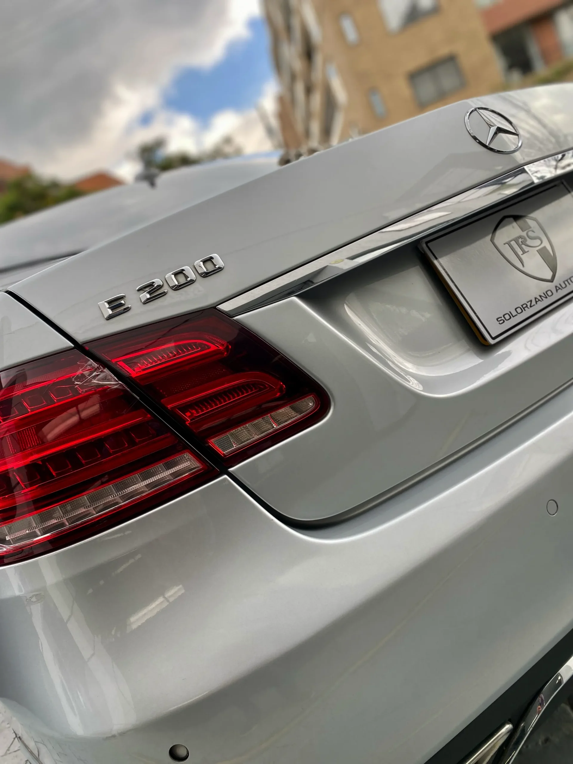 Mercedes Benz E200
