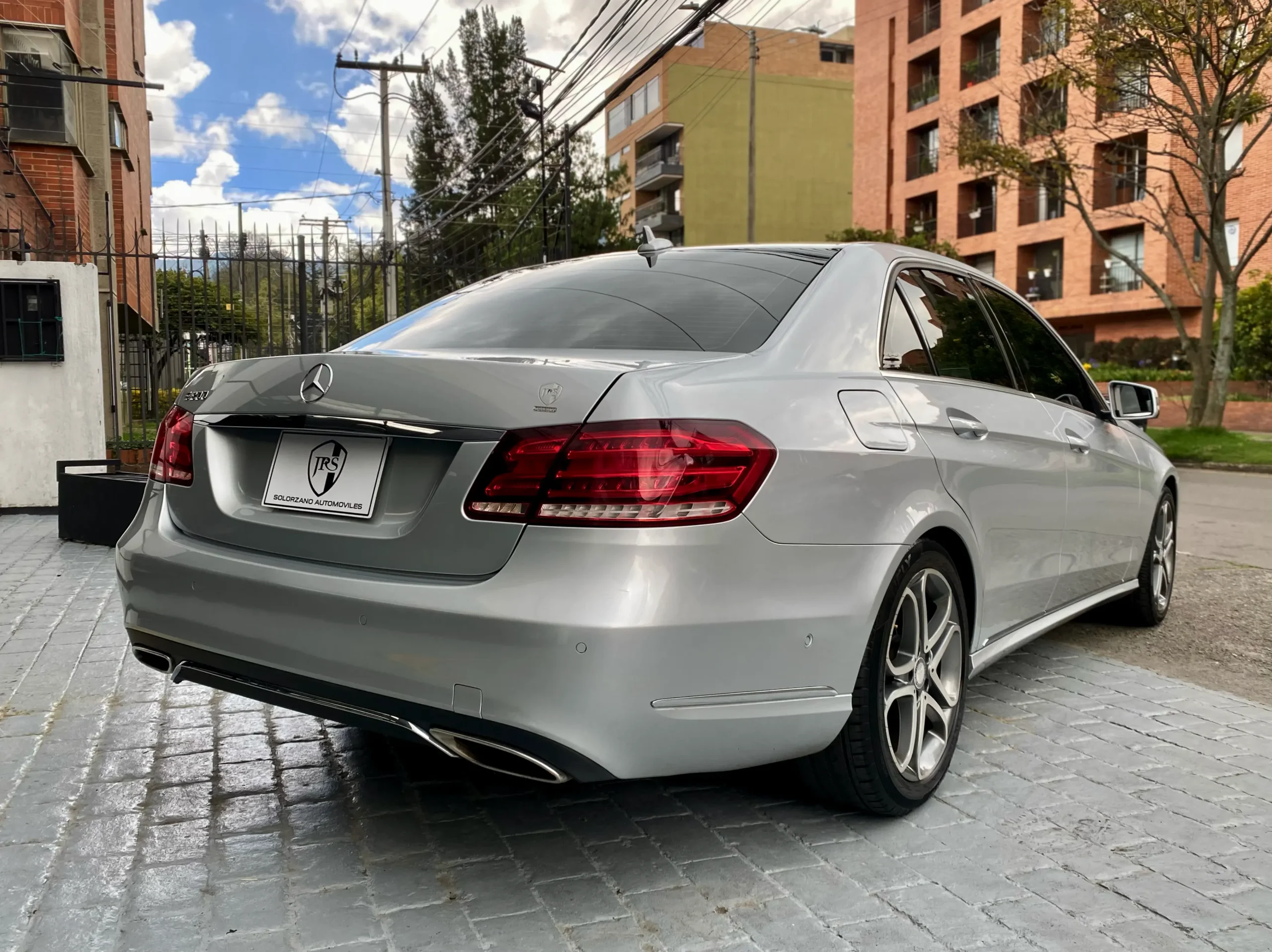 Mercedes Benz E200