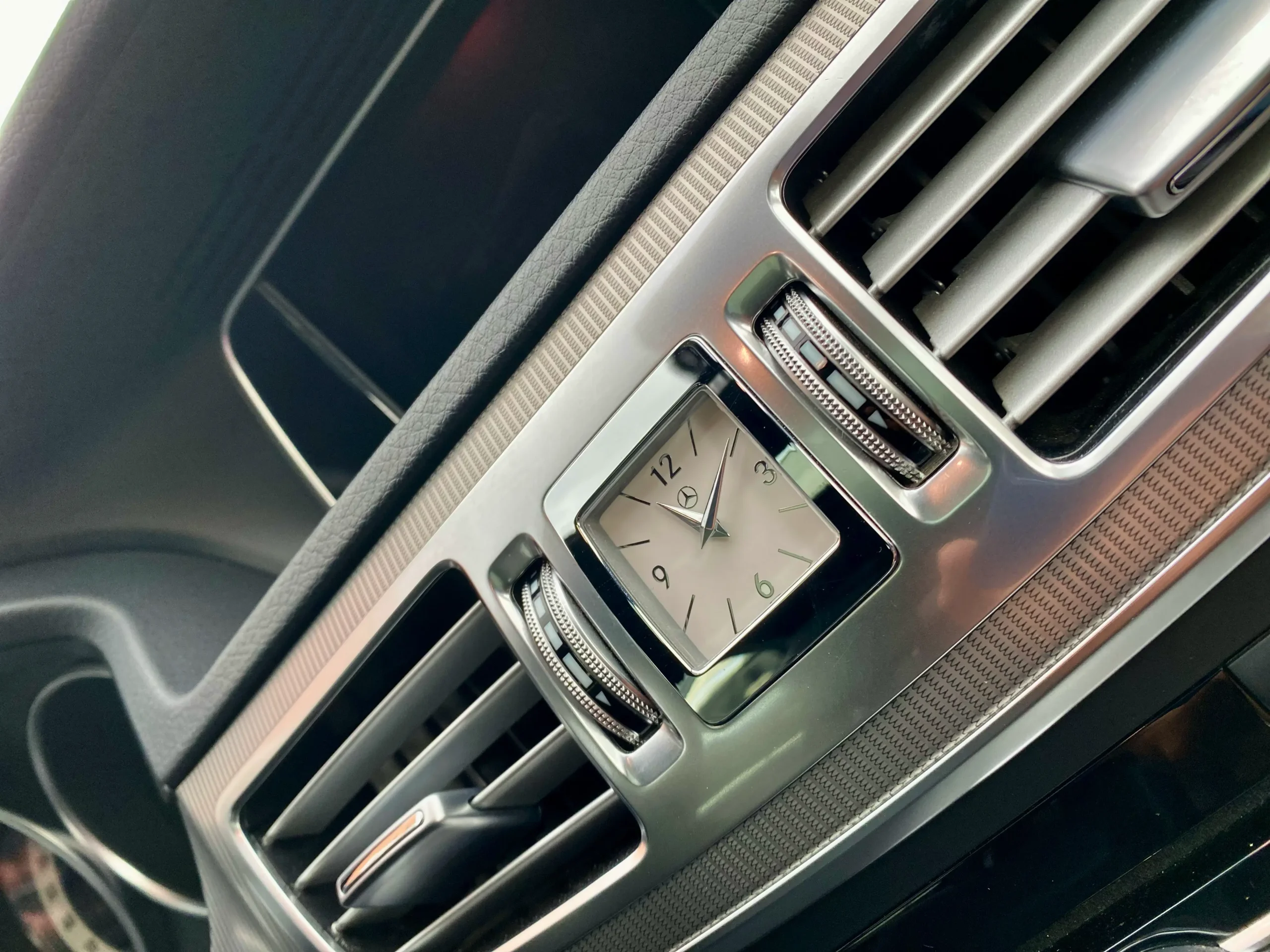 Mercedes Benz E200