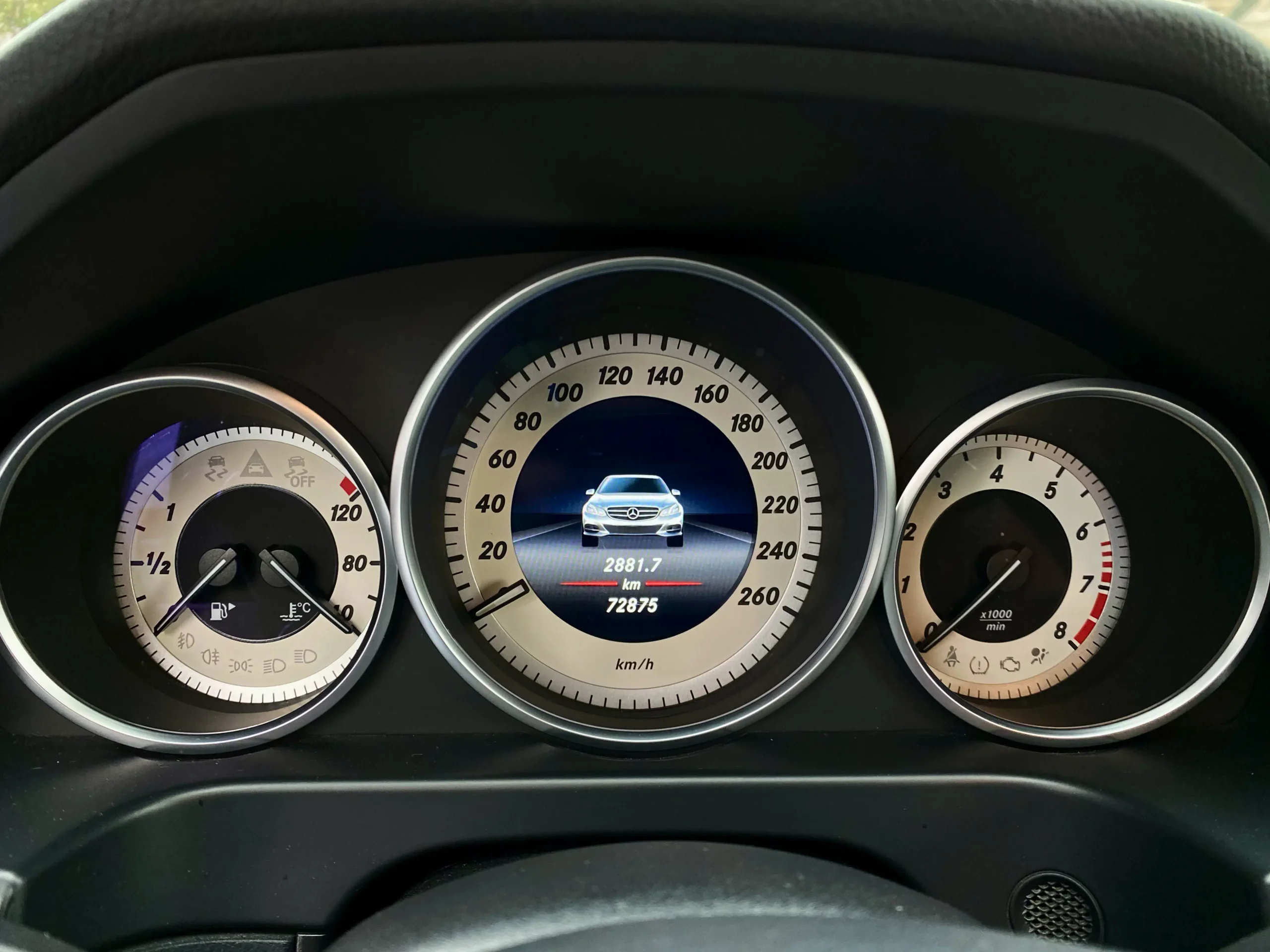 Mercedes Benz E200