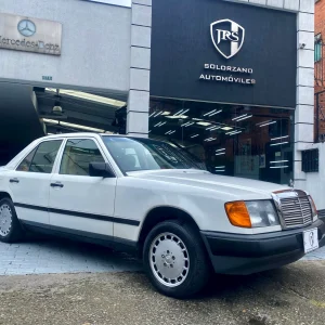 Mercedes Benz 230E