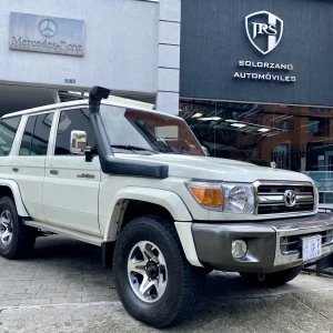 Toyota Land Cruiser 70