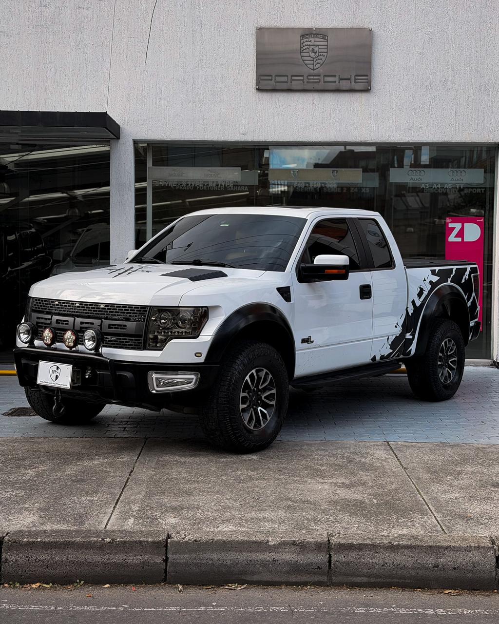 Ford F-150 Raptor 6.2 SVT