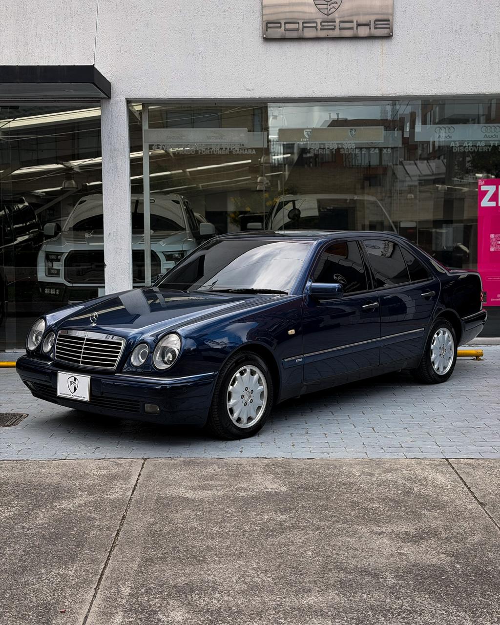 Mercedes Benz E430